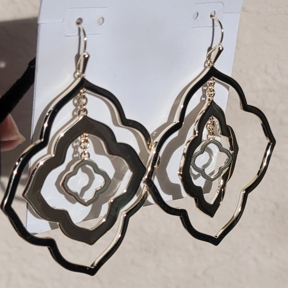 Rare Kendra Scott Gold Logo Statement Earrings - Picture 7 of 12